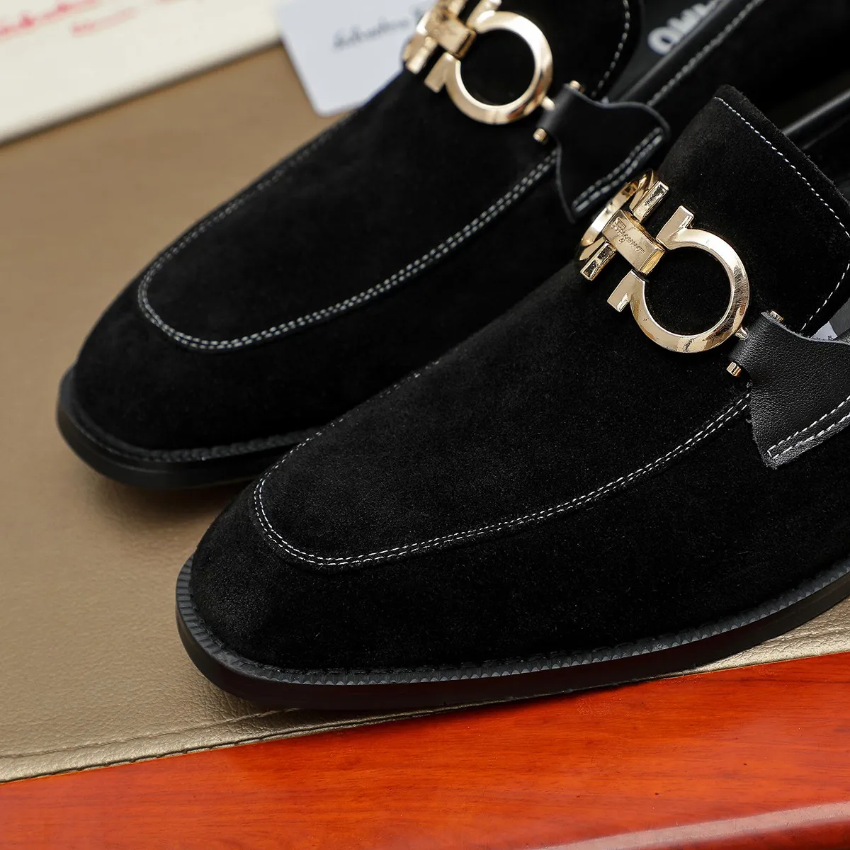 Men's shoes💰420🔥Ferragamo new men's formal shoes🇨🇳Official website original 1:1 mold opening, original quality💯Fine workmanship, high-end luxury shoes☘ The surface is made of imported Italian first-layer cowhide🌴🐑Leather lining🍓Rubber wear-resistant and non-slip outsole, breathable and comfortable to wear🍍The first choice for high-grade men, size 39-45 (38.46. Can be customized)